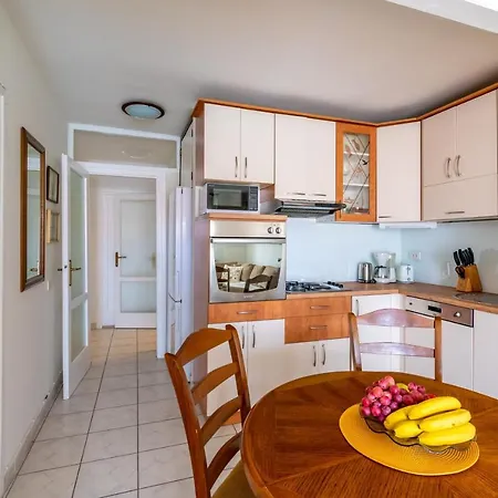 By The Sea - 19500 * زادار