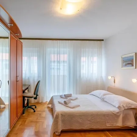 Appartement By The Sea - 19500 *